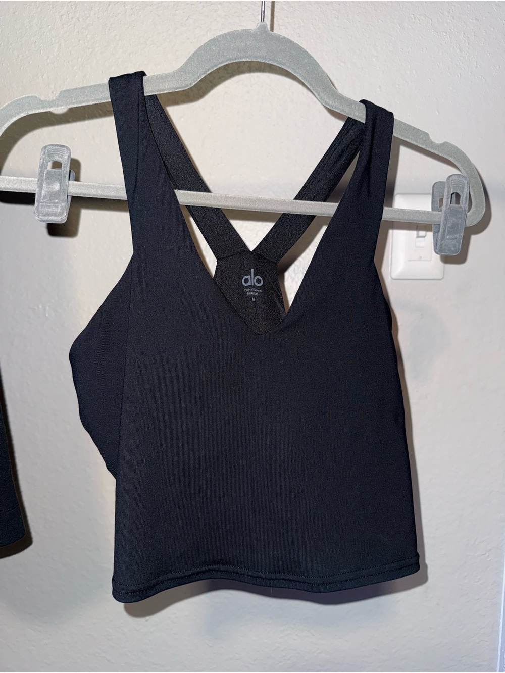 ALO Yoga Black Cross-Back Cropped Sports Tank